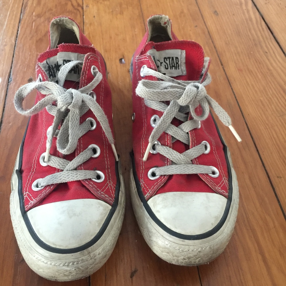 Size 6 Red Converse